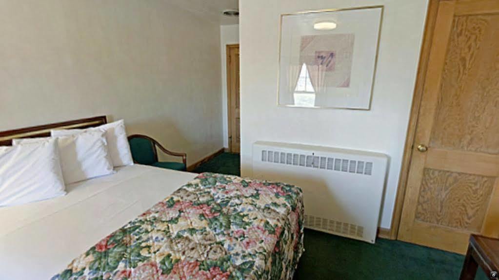 Valued Mayflower Hotel