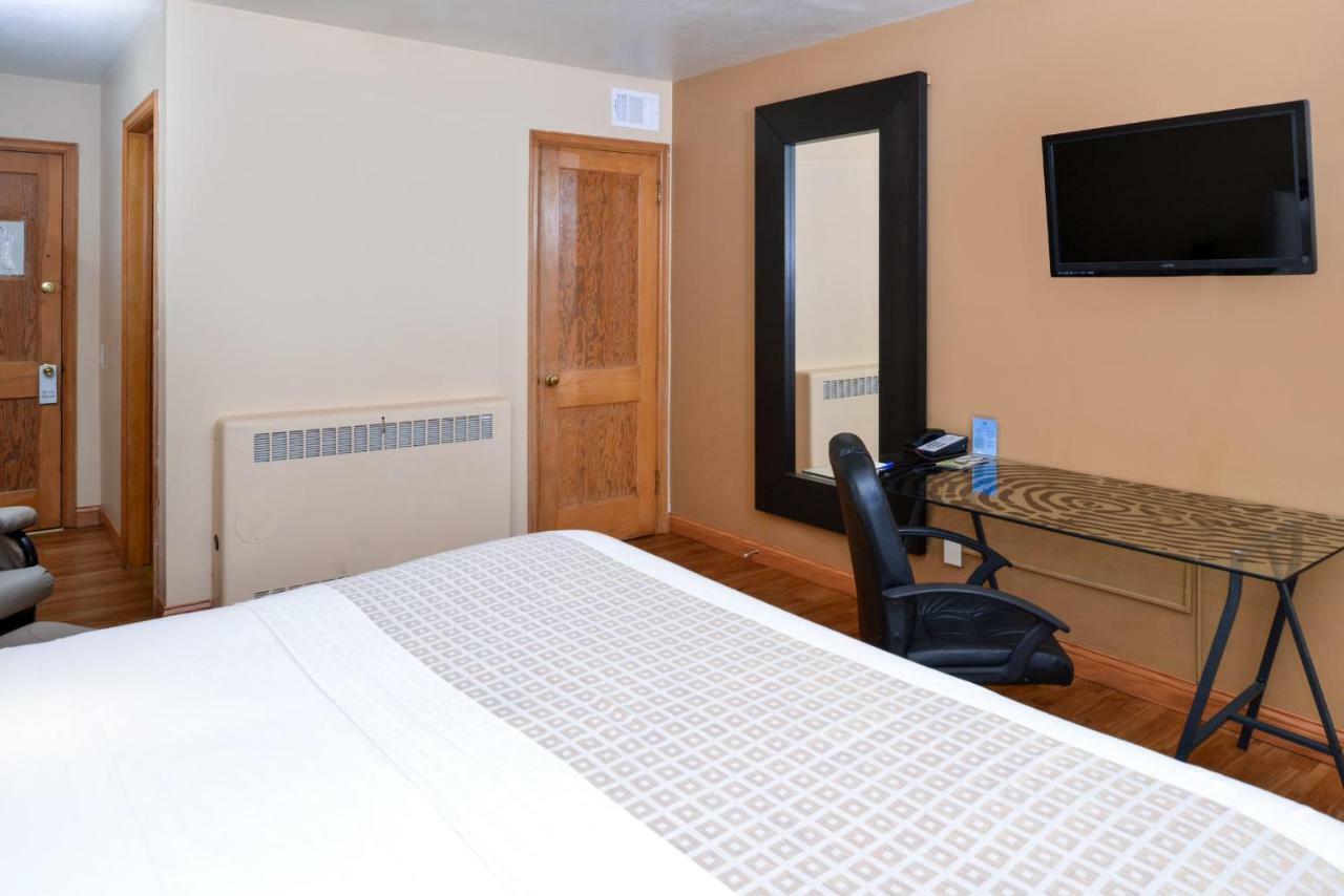 Hotel Valued Mayflower 2*